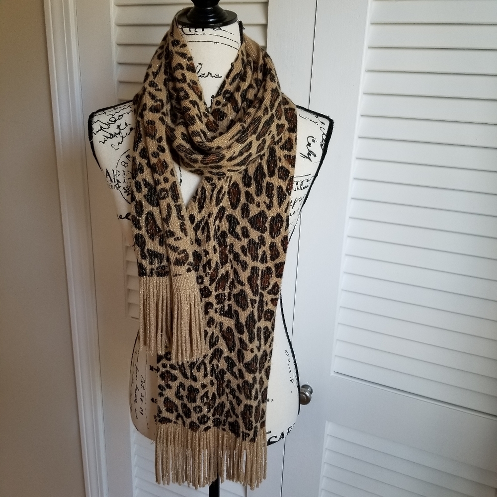 CEJON Scarf Animal Prints With Small Shimmers.